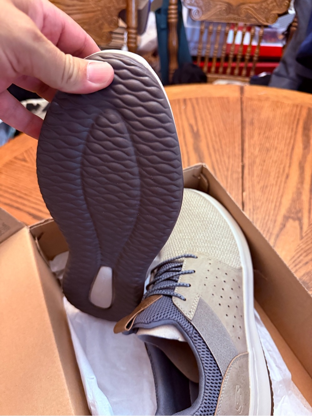 New in Box Skechers Men's Beige Casual Lace-Up Sneakers - Picture 5 of 6
